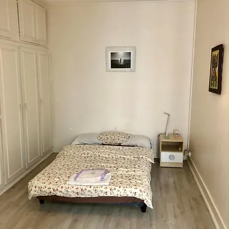 Cute And Quiet Appartment In Montmartre Parijs Buitenkant foto